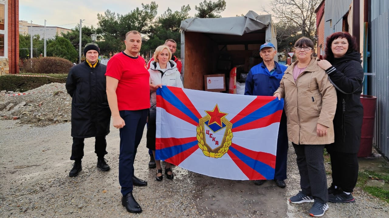 Очередная партия именных посылок и гуманитарной помощи доставлена из Геленджика на передовую в зону СВО