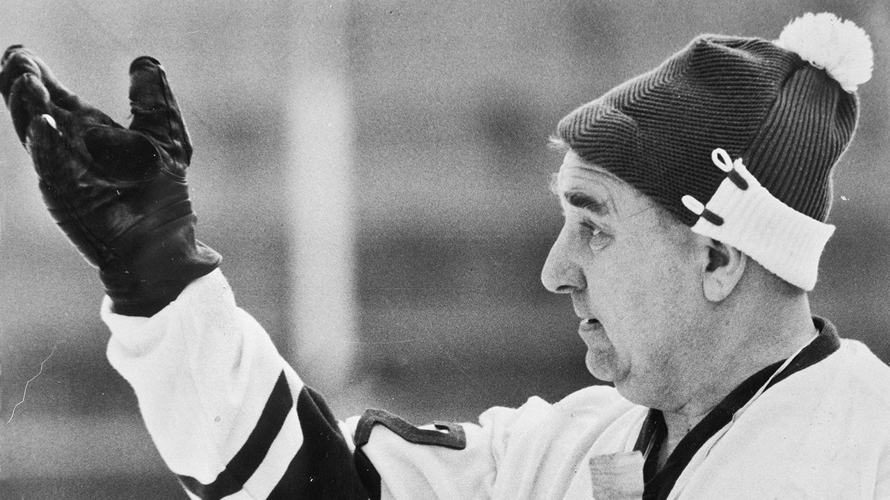 Легендарному армейскому тренеру Анатолию Тарасову сегодня исполнилось бы 100 лет