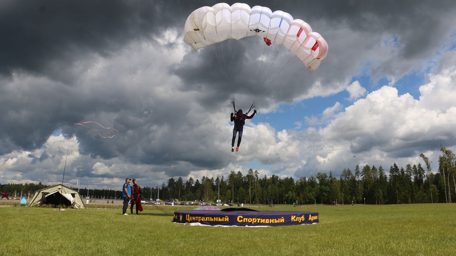 Юбилейный чемпионат мира среди военнослужащих по парашютному спорту будет проводиться на двух объектах Минобороны России