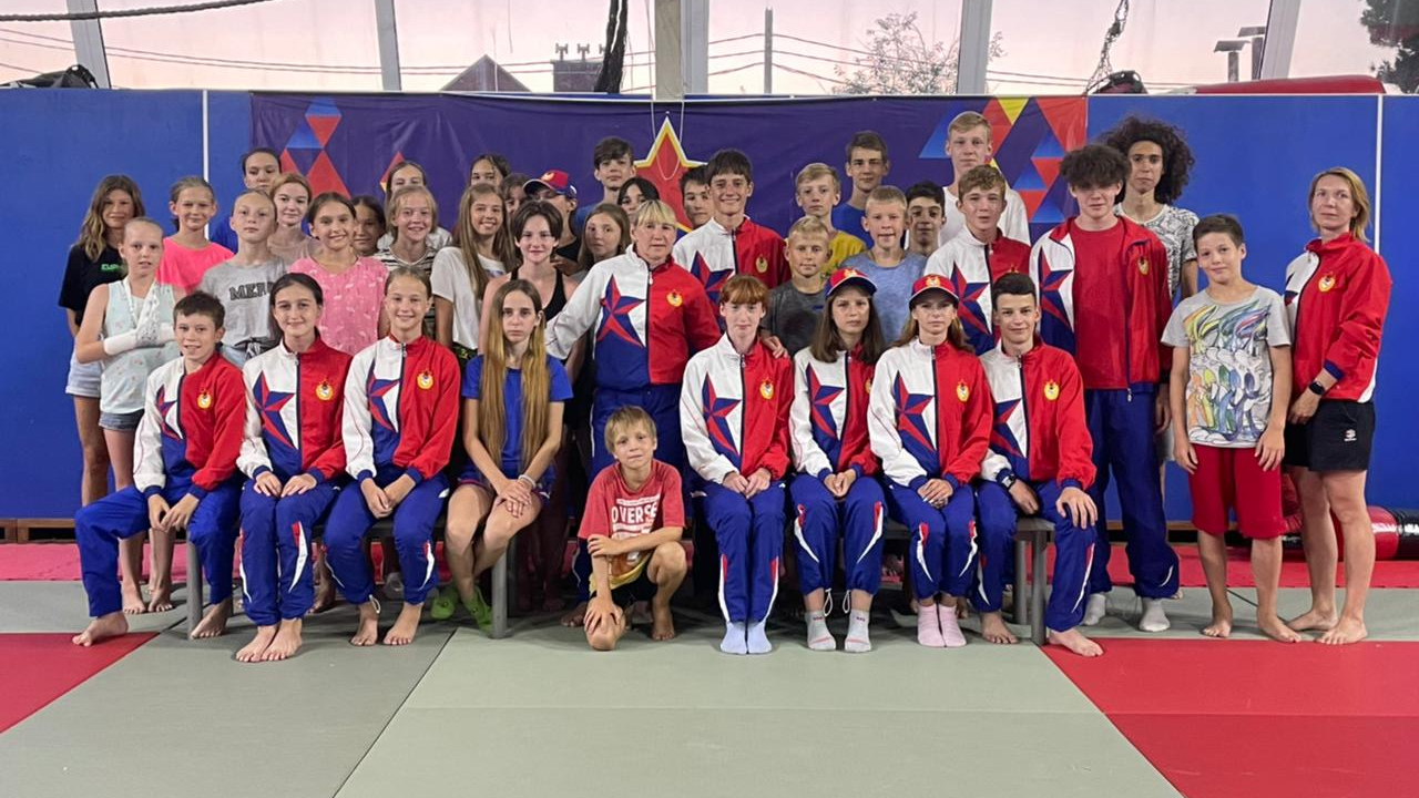 Воспитанники СШОР ЦСКА по легкой атлетике провели тренировочный сбор на базе армейского Клуба в Геленджике