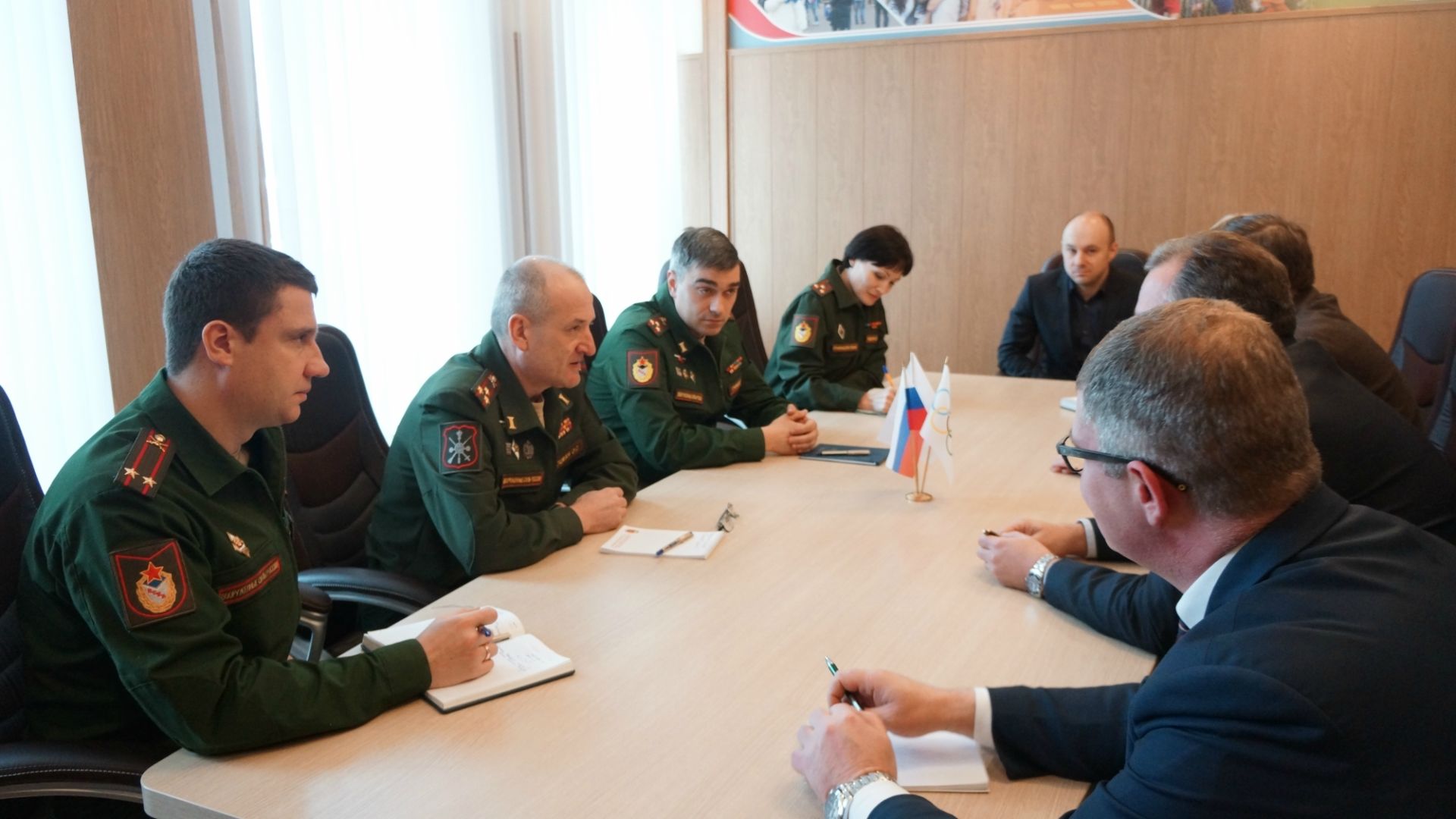 Начальник ЦСКА Артем Громов провел встречу с представителями ОКР