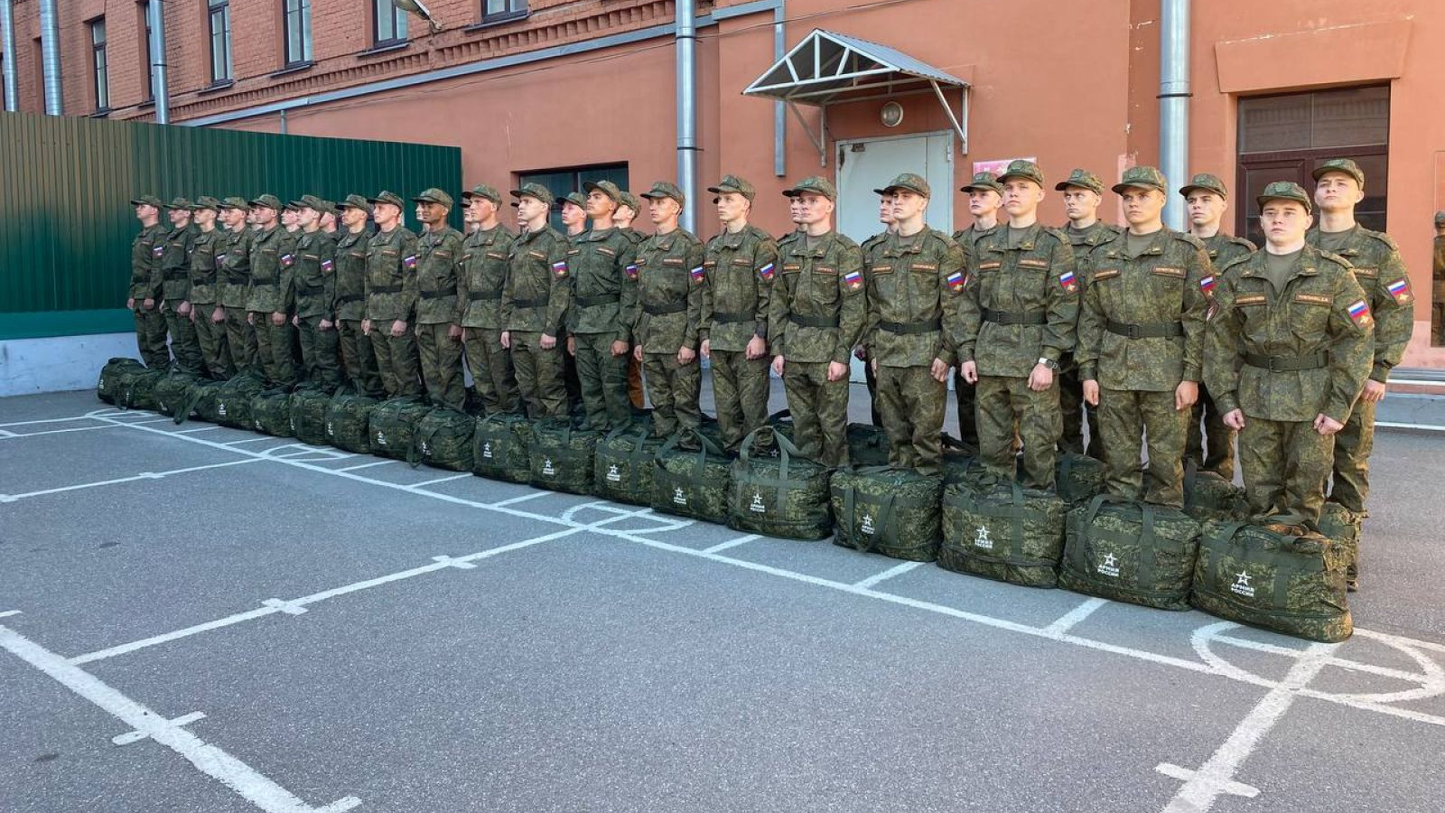 38 новобранцев прибыли в спортивную роту ЦСКА (СКА г. Санкт-Петербург)