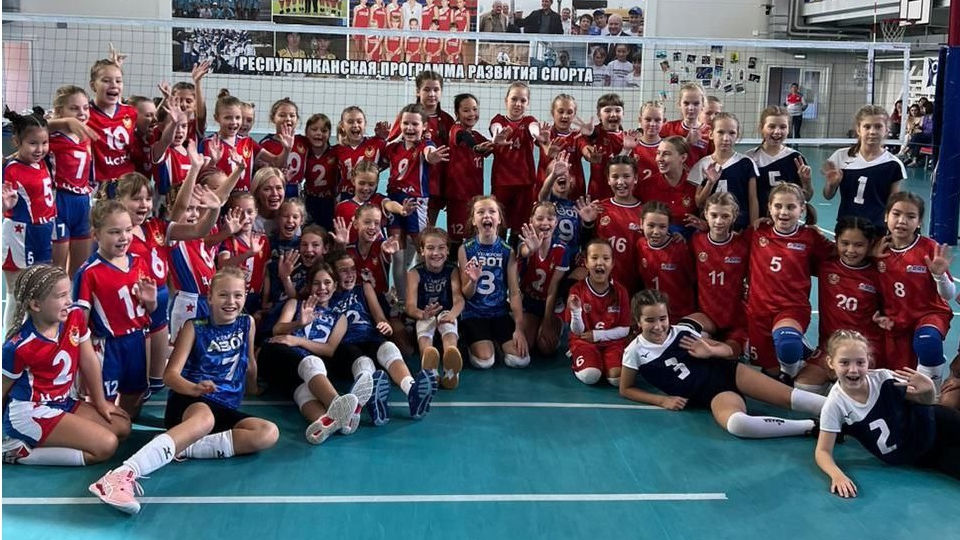 В седьмой раз подряд юные армейцы Хакасии стали абсолютными победителями традиционного Республиканского турнира по волейболу среди девушек