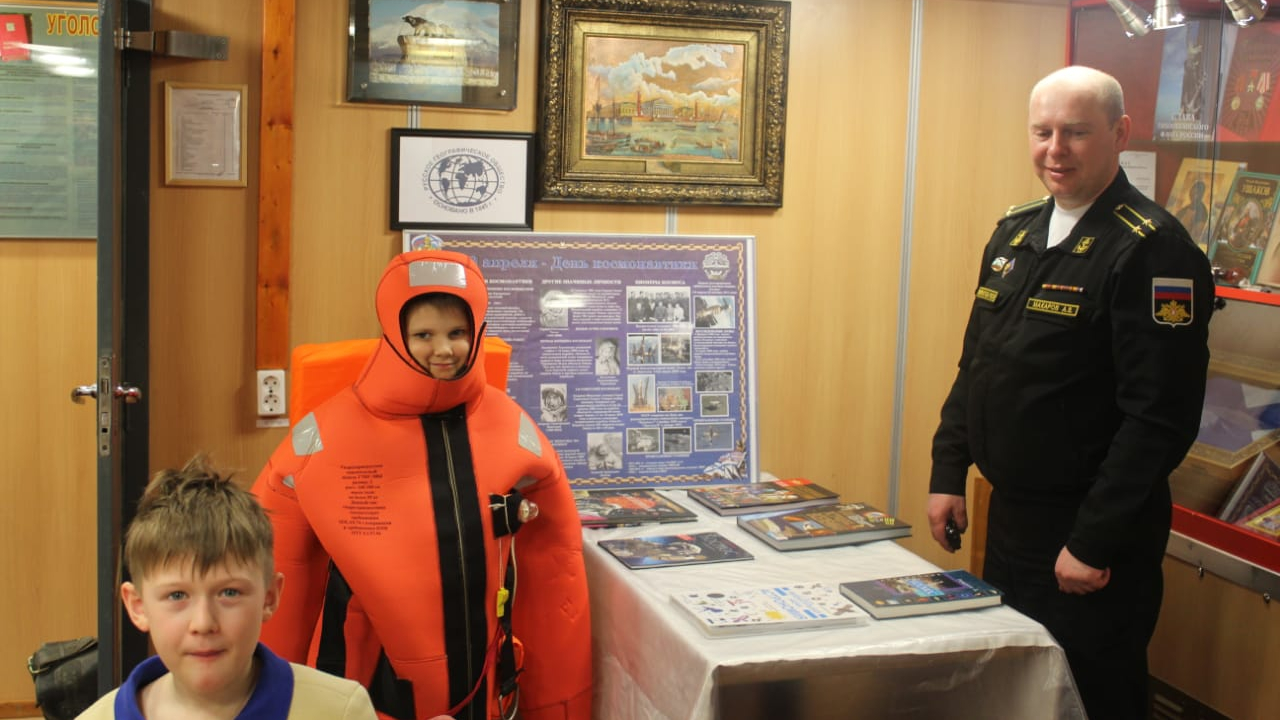 Для юнармейцев СОК (г. Вилючинск) филиала ЦСКА/Хабаровск организовали экскурсию на АПЛ «Александр Невский»