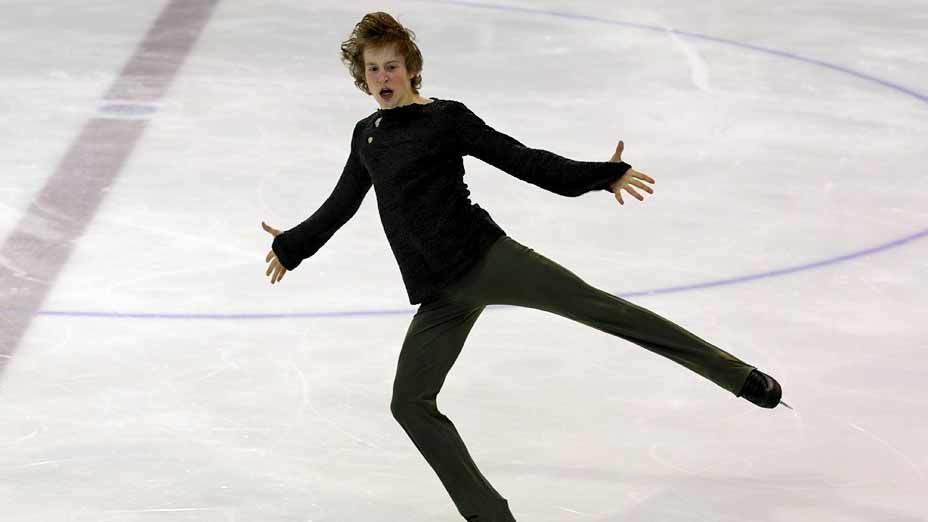 Армеец Александр Самарин выступит на первенстве мира по фигурному катанию.