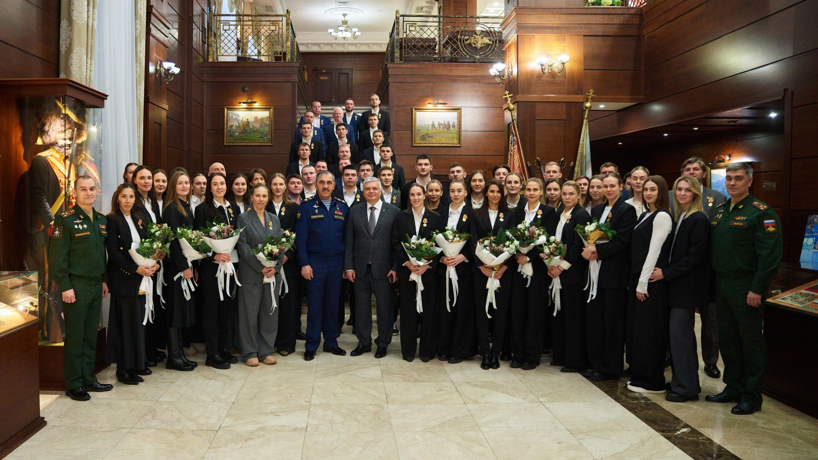 ЗАМЕСТИТЕЛЬ МИНИСТРА ОБОРОНЫ ЮНУС-БЕК ЕВКУРОВ ВРУЧИЛ НАГРАДЫ ПРОФЕССИОНАЛЬНЫМ ГАНДБОЛЬНЫМ КЛУБАМ ЦСКА