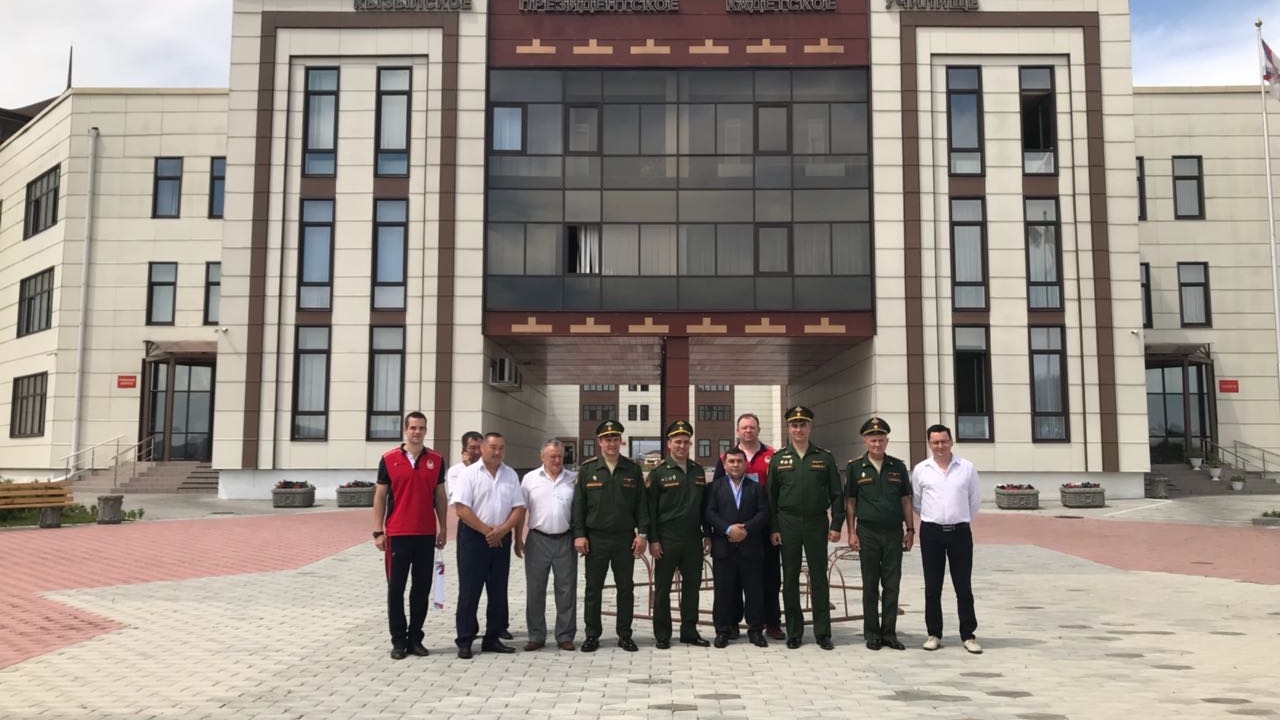 Начальник ЦСКА Артем Громов посетил Кызыльское президентское кадетское училище