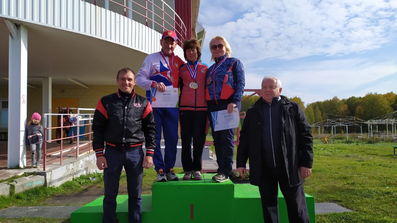 Парашютистка ЦСКА Любовь Екшикеева одержала победу на Всероссийских соревнованиях по точности приземления в Екатеринбурге