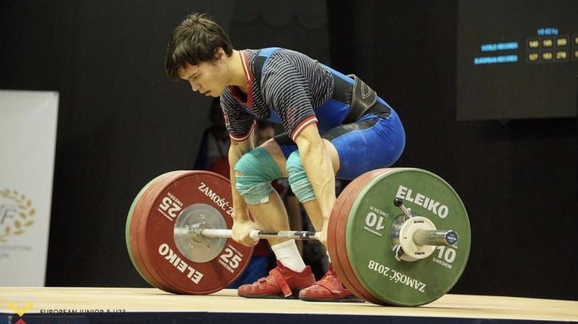 Армейский тяжелоатлет Зулфат Гараев занял второе место на юниорском Первенстве Европы