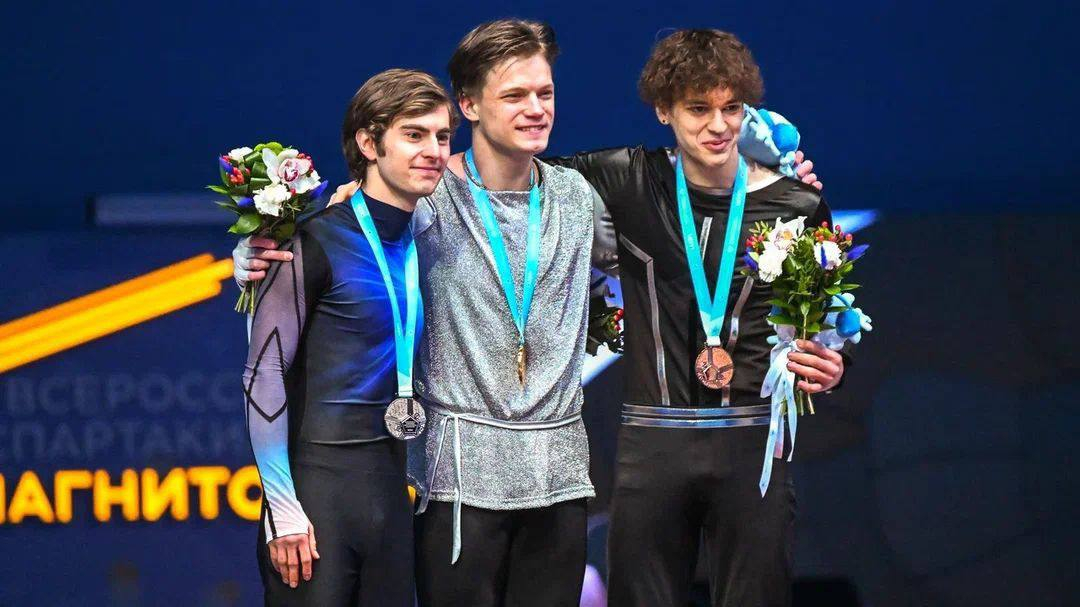 НА СПАРТАКИАДЕ СИЛЬНЕЙШИХ СПОРТСМЕНОВ 2 МЕСТО ПО ФИГУРНОМУ КАТАНИЮ ЗАНЯЛ МАРК КОНДРАТЮК