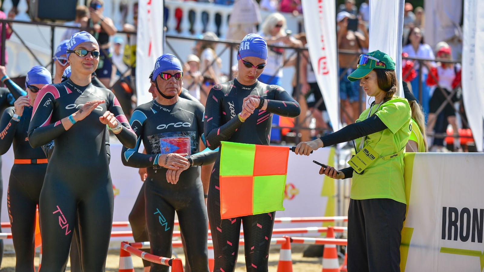 ВЕТЕРАНЫ СПОРТА ЦСКА ИЗ СЕВАСТОПОЛЯ – ПОБЕДИТЕЛИ И ПРИЗЕРЫ ДВУХМИЛЬНОГО ЗАПЛЫВА НА ОТКРЫТОЙ ВОДЕ В ГЕЛЕНДЖИКЕ