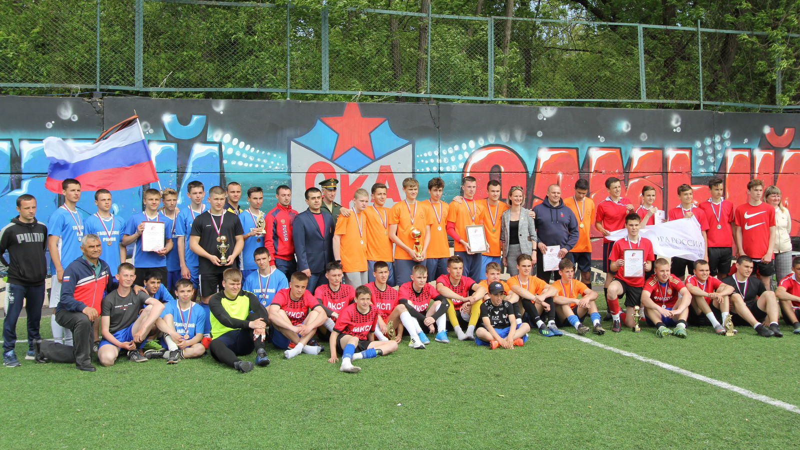 На запасном футбольном поле ростовского филиала ЦСКА прошёл финал областного юнармейского турнира по мини футболу