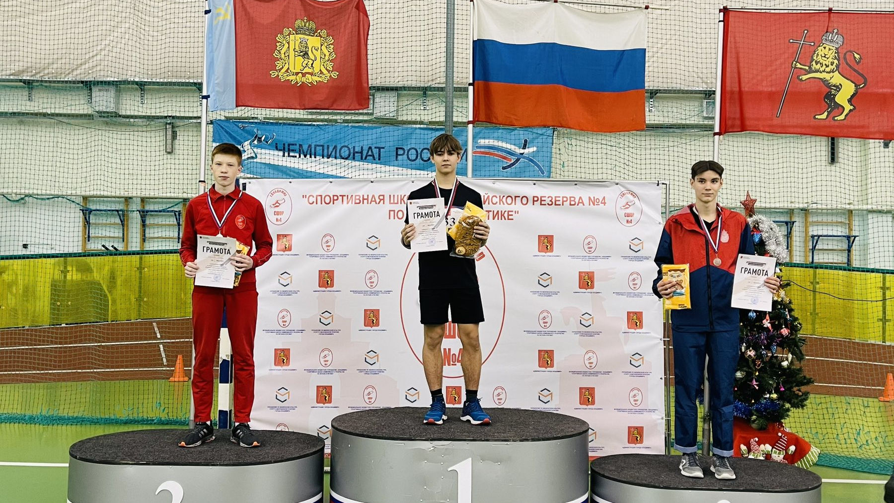 Владимирские армейские легкоатлеты успешно выступили на «Рождественских стартах»