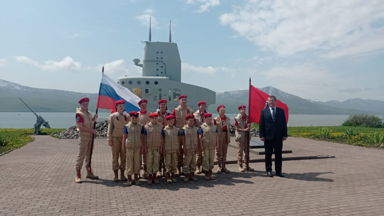 Юнармейцы СОК (г. Вилючинск) филиала ЦСКА/Хабаровск приняли участие в записи поздравления главы городского округа с Днем России