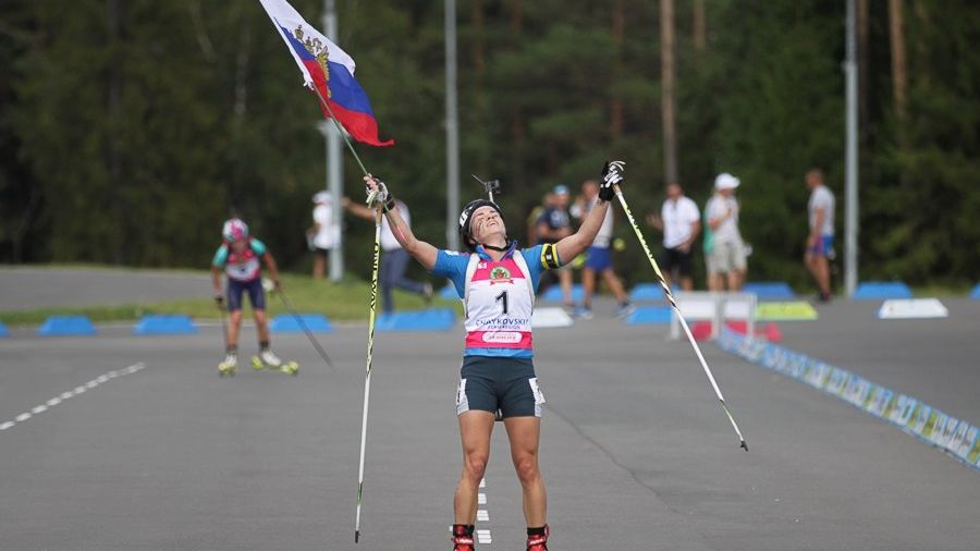 Чемпионка ОИ-2010 Светлана Слепцова выиграла «золото» в спринте и пасьюте на ЧМ-2017 по летнему биатлону