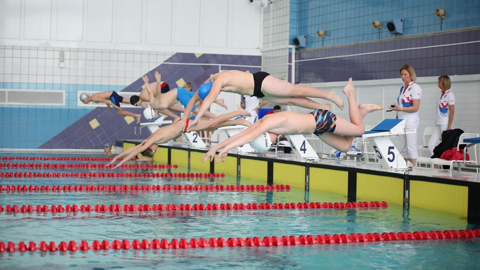 Более тысячи спортсменов приняли участие в чемпионате Самарской области по плаванию в бассейне ЦСКА/Самара