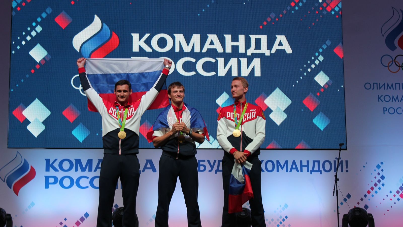 В Доме Болельщиков прошло чествование армейских рапиристов