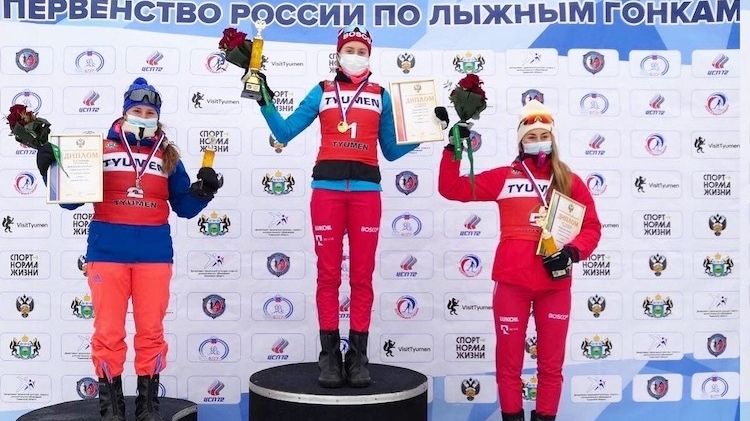Армейская лыжница Анна Грухвина завоевала три золотые награды на Первенстве России в Тюмени