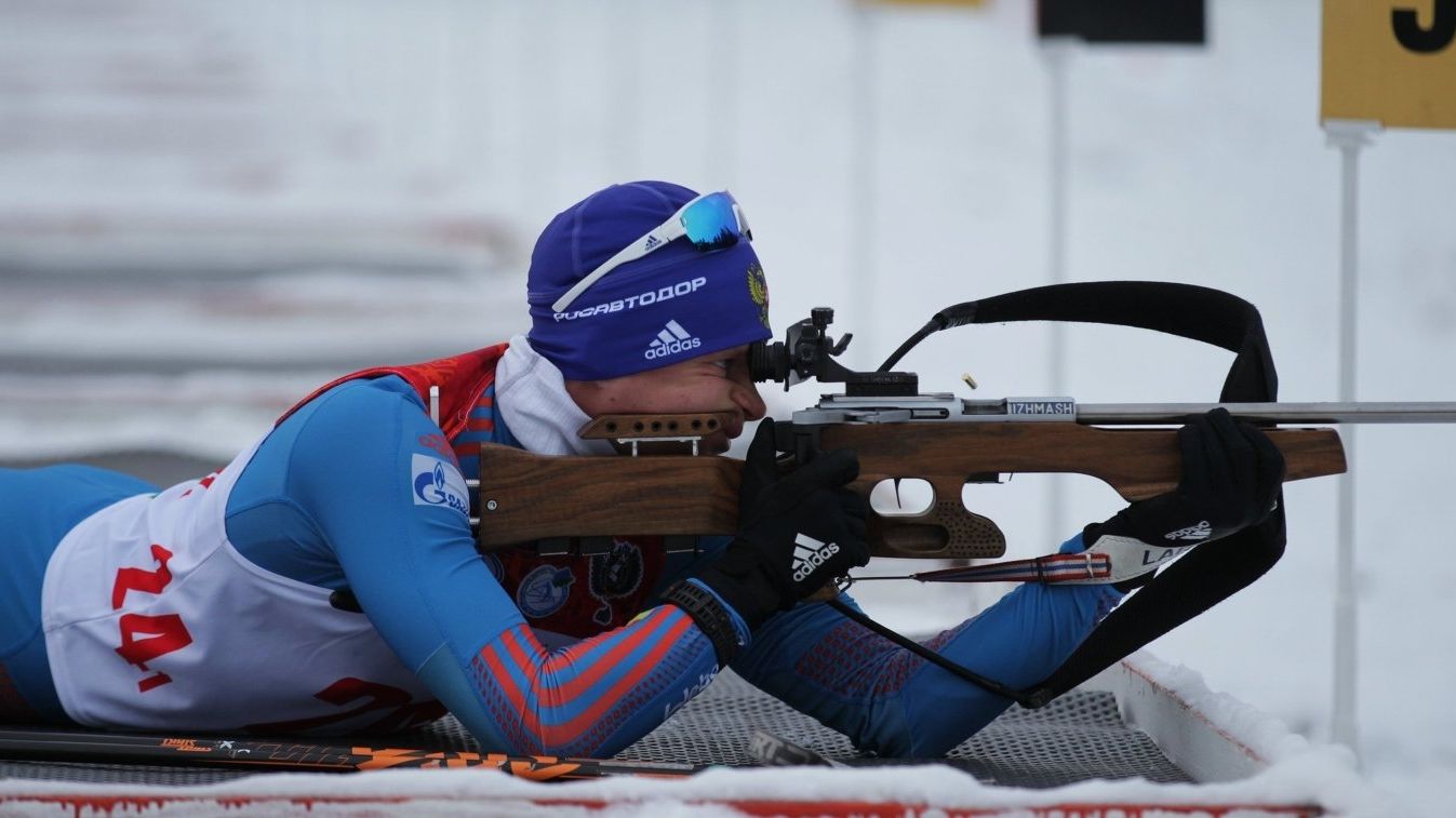 Биатлонисты ЦСКА Юрий Шопин и Антон Бабиков выиграли смешанную эстафету на этапе Кубка IBU