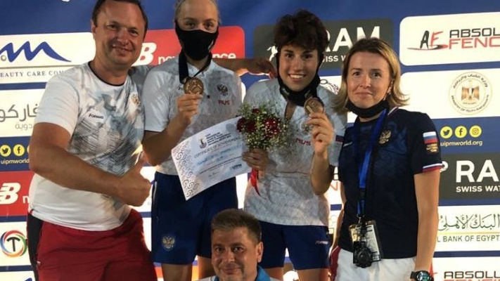 Армейские спортсменки Ксения Санева и Мария Самойлова - бронзовые призеры Первенства мира среди юниоров по современному пятиборью в Александрии