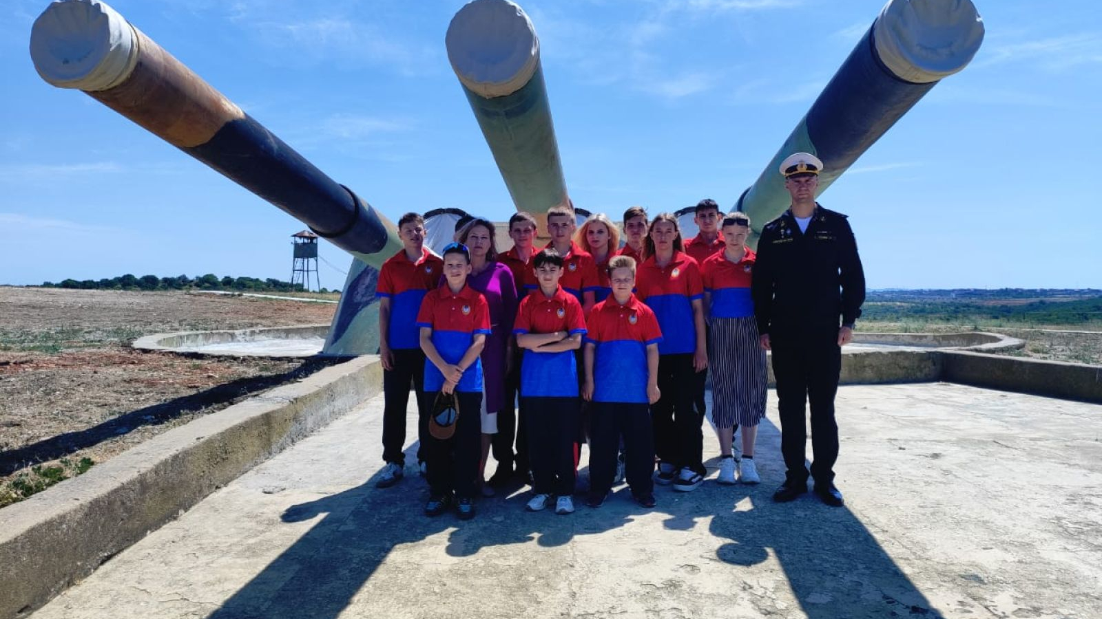 ВОСПИТАННИКИ СЕВАСТОПОЛЬСКОЙ СПОРТИВНОЙ ШКОЛЫ ЦСКА ПОСЕТИЛИ ЭКСПОЗИЦИИ 30-Й БЕРЕГОВОЙ БАТАРЕИ