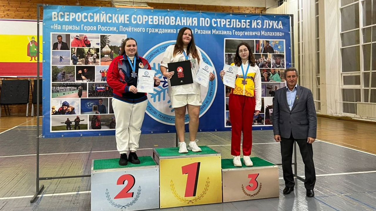 Серебро всероссийских соревнований по стрельбе из лука завоевала воспитанница ЦСКА