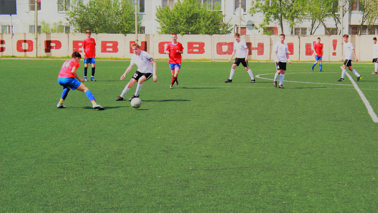 Юные армейские футболисты СШ (ОРК) смоленского филиала ЦСКА уверенно стартовали в первом туре Первенства области по футболу