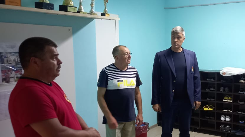 Начальник армейского Клуба полковник Артем Громов посетил с рабочим визитом спортивную школу ЦСКА ( г. Волгоград)