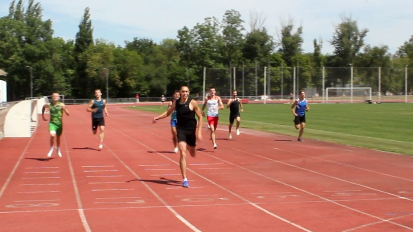 СБОРНАЯ ВООРУЖЕННЫХ СИЛ РФ ПО ЛЕГКОЙ АТЛЕТИКЕ ГОТОВИТСЯ НА БАЗЕ РОСТОВСКОГО ФИЛИАЛА ЦСКА К IV МЕЖДУНАРОДНЫМ КУРСАНТСКИМ ИГРАМ