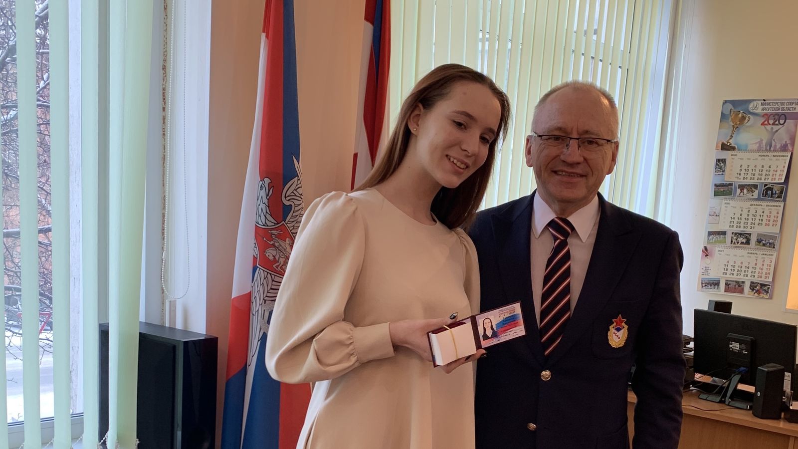 Воспитаннице СШ (К) ЦСФПиВ (г. Иркутск) филиала ЦСКА/Хабаровск Елизавете Сазоновой вручили удостоверение и знак МС