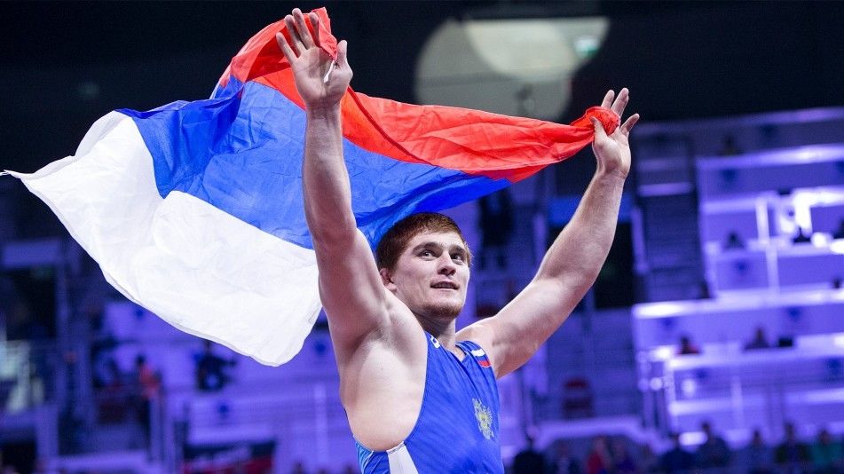 Армейский борец греко-римского стиля Муса Евлоев первенствовал на чемпионате мира по спортивной борьбе Артем Сурков – второй