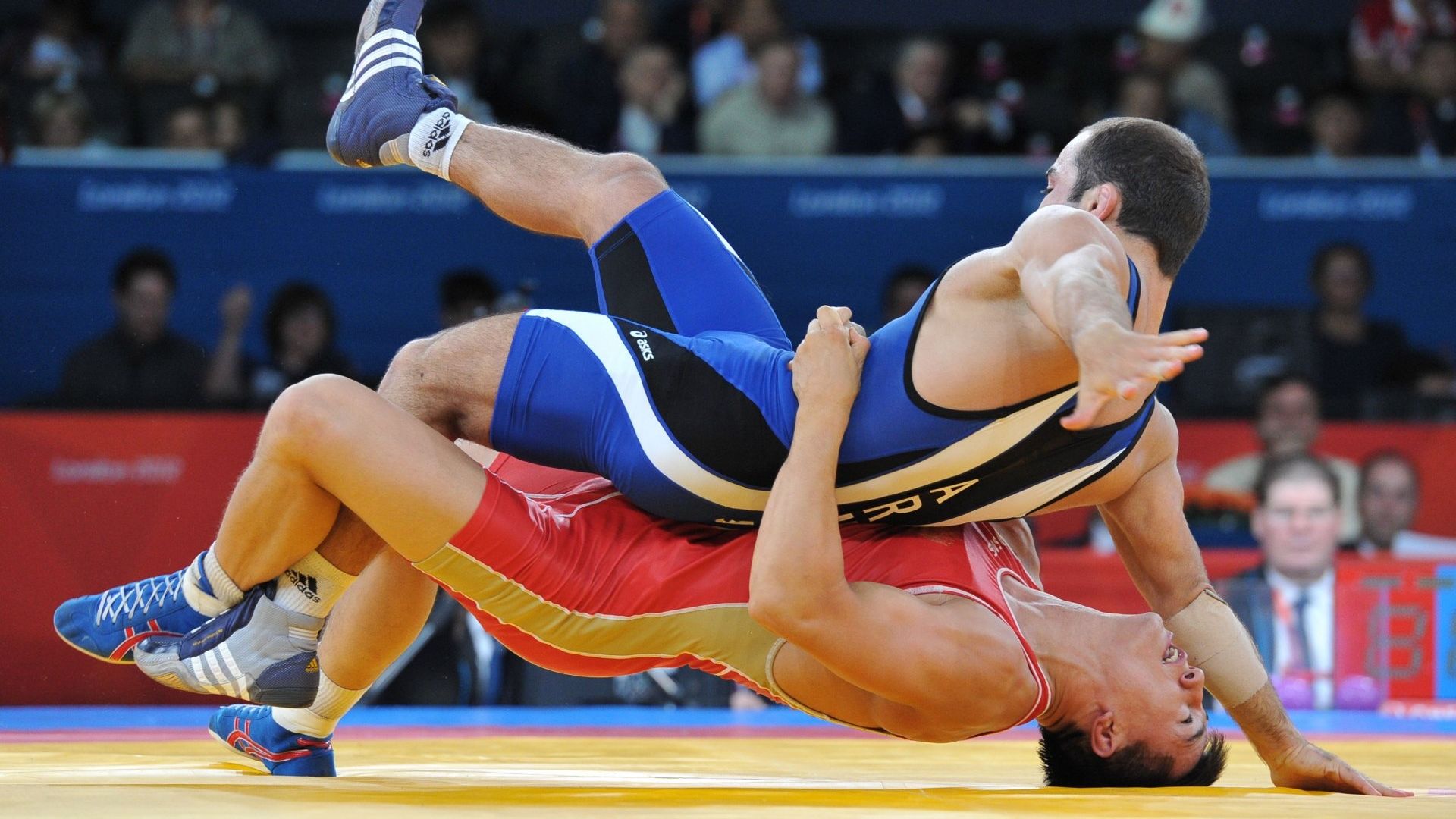Сборная России по вольной борьбе уступила американцам на Кубке мира в Иране