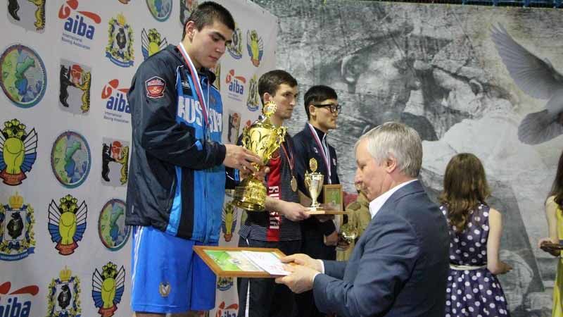 Боксер ЦСКА Раджаб Раджабов победил обладателя лицензии на Игры-2016