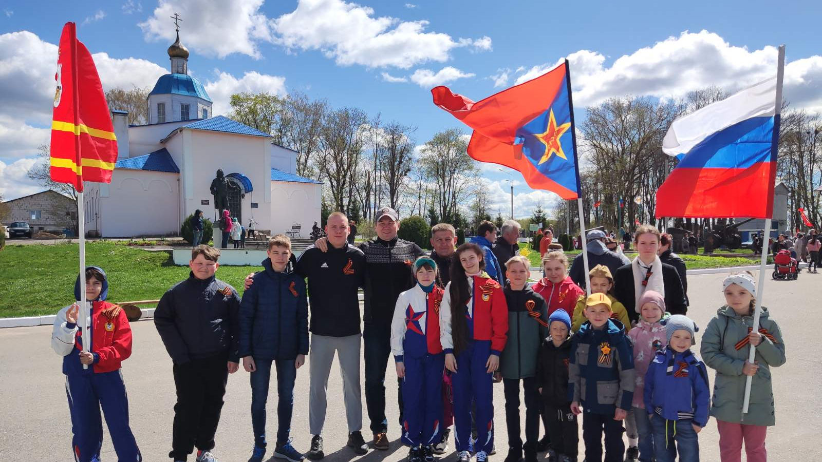 Воспитанники СШ (ОРК) филиала ЦСКА/Смоленск приняли участие в акции «Бессмертный полк» в Духовщине