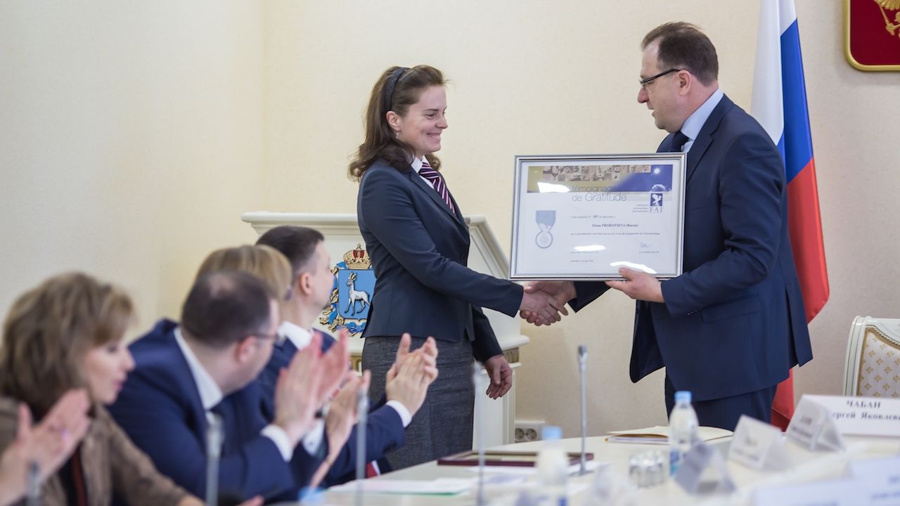 Пилот вертолета ЦСКА/Самара Елена Прокофьева награждена медалью FAI