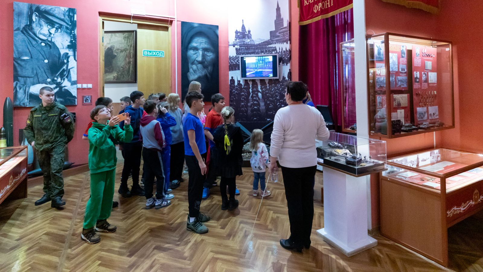 Пловцы спортивной школы ЦСКА/Ростов-на-Дону посетили Самарский военно-исторический музей