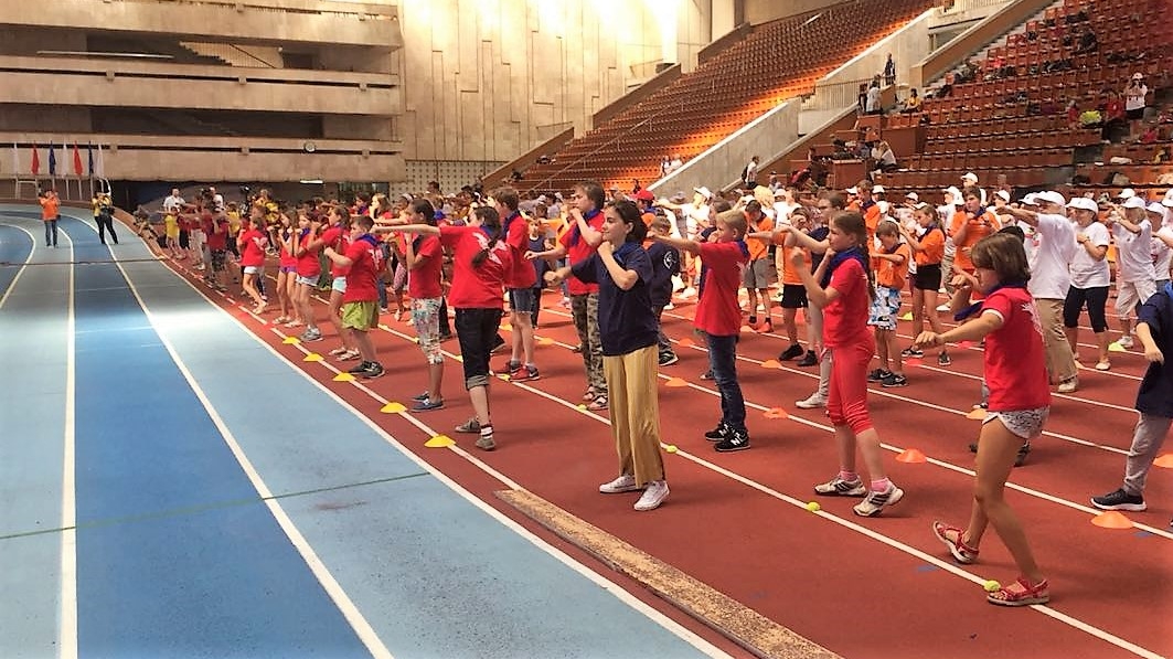 О спорт – ты мир: в ЦСКА провели массовую зарядку в честь Дня физкультурника (НАШЕ ВИДЕО)