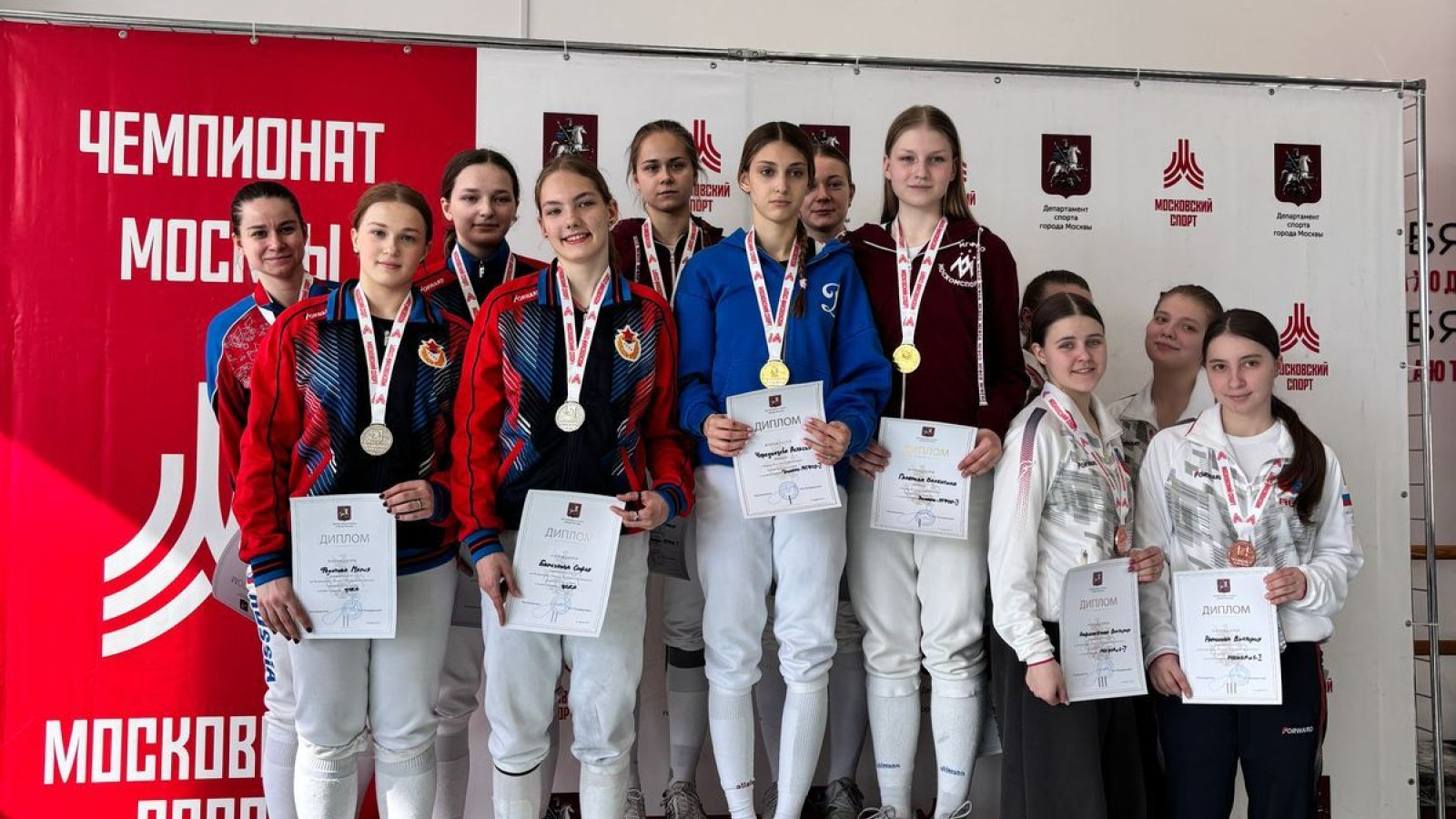Воспитанницы ЦСКА завоевали серебро чемпионата Москвы по фехтованию