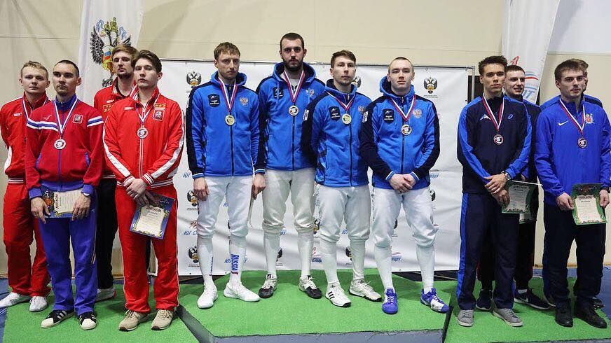 Армейский саблист Анатолий Костенко – победитель чемпионата России по фехтованию в команде