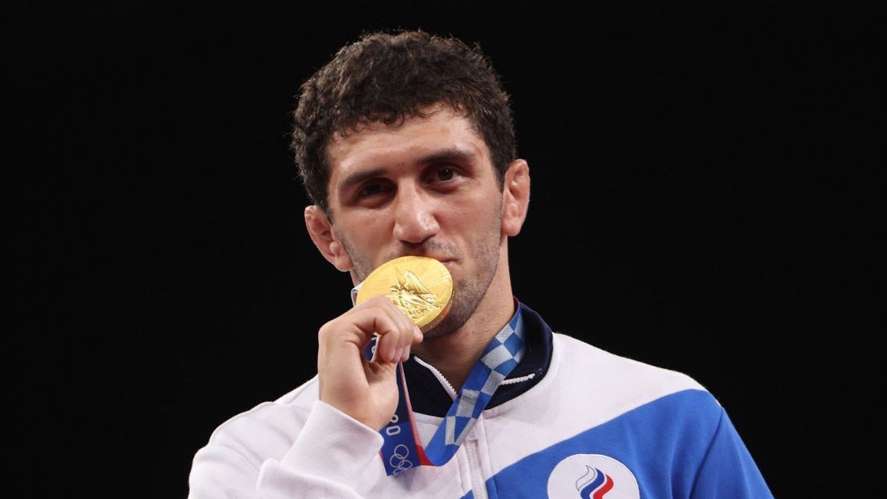 Армейский борец вольного стиля Заурбек Сидаков – олимпийский чемпион