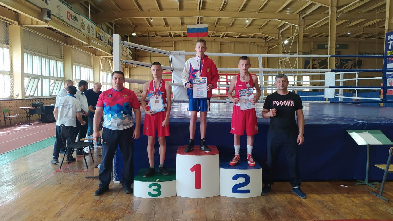 На голову выше соперников. Воспитанники спортшколы ЦСКА г. Самара завоевали шесть медалей на региональном турнире по боксу