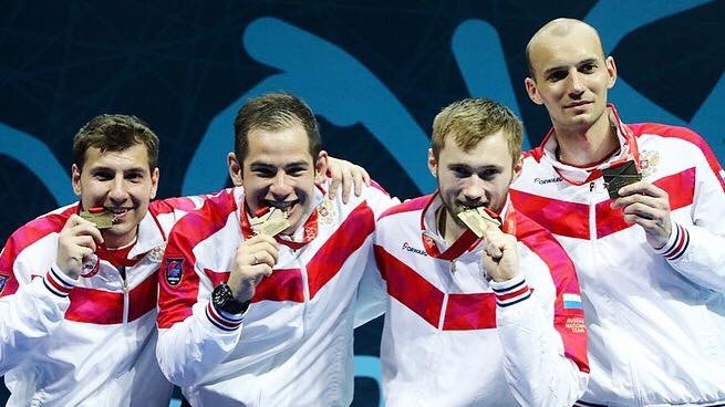 Армейский шпажист Сергей Ходос – чемпион Европы в составе команды