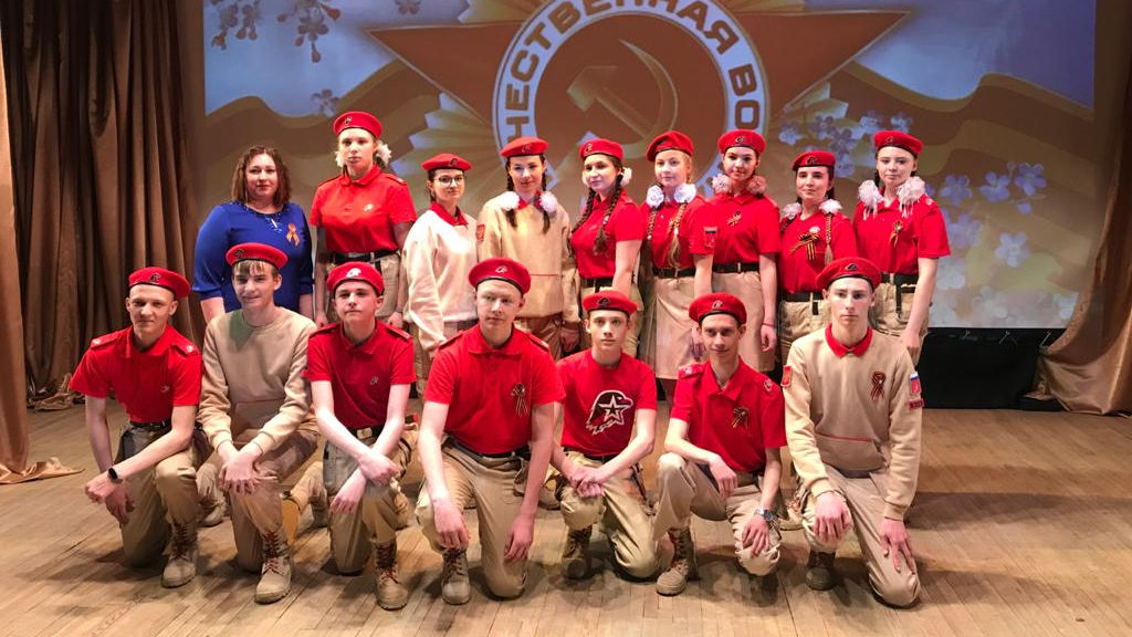 В поздравлении ветеранов с 76-й годовщиной Победы приняла участие юнармеец СОК (г. Вилючинск) филиала ЦСКА/Хабаровск Софья Логунова