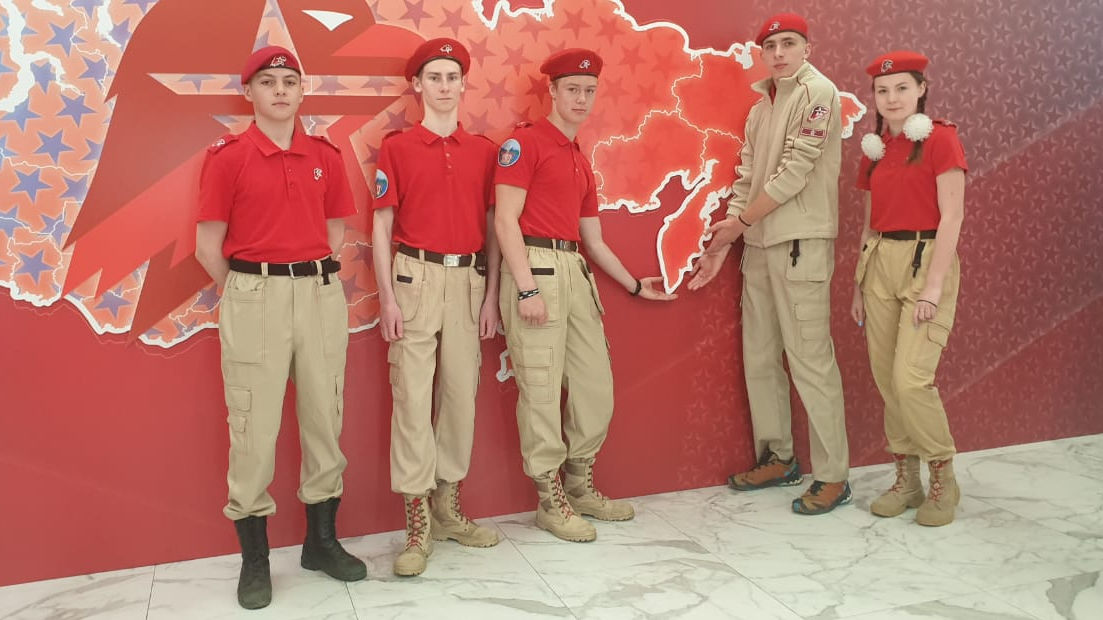 Юнармейцы СОК (г. Вилючинск) филиала ЦСКА/Хабаровск поучаствовали в видеоконференции с министром обороны