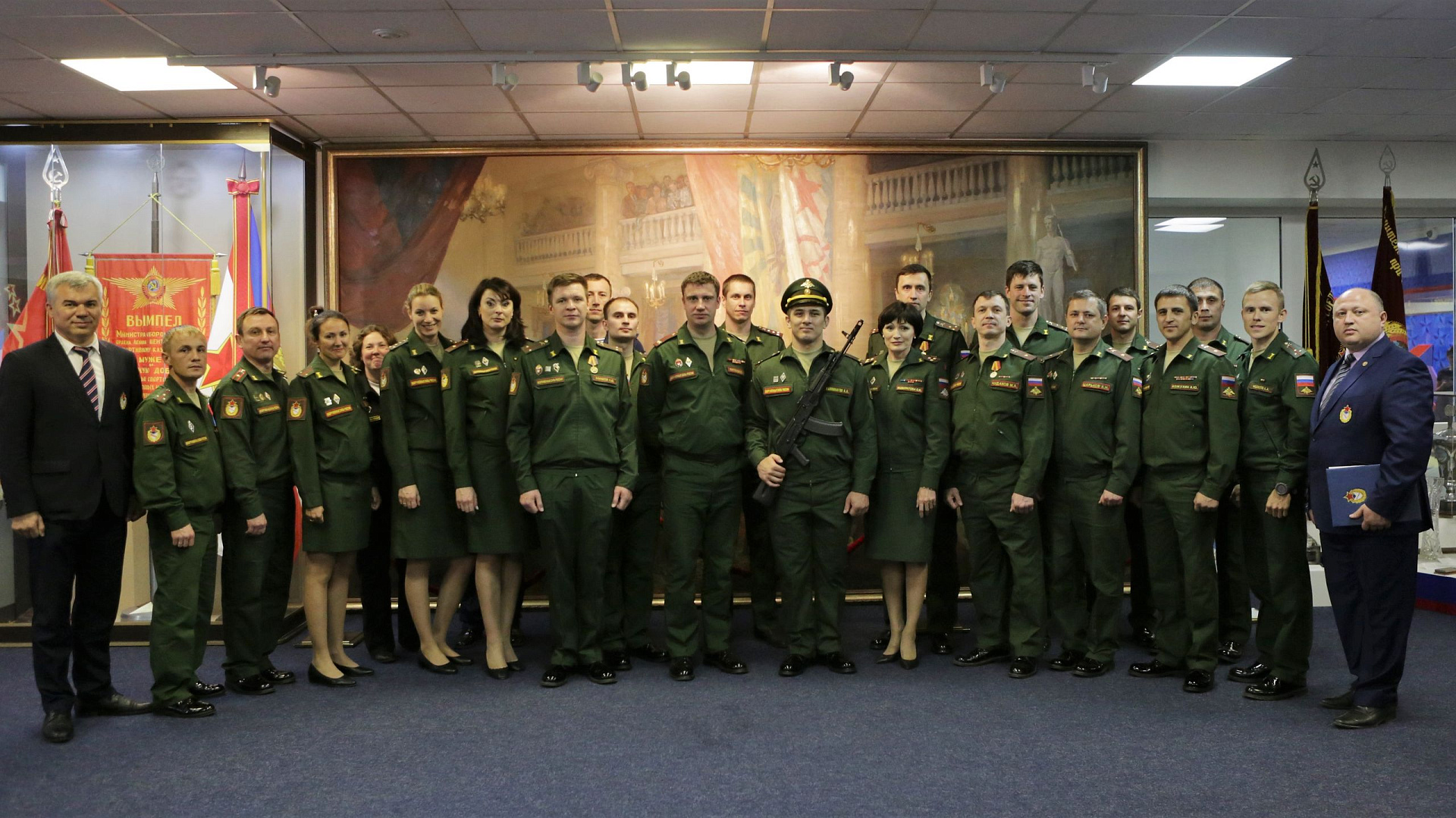 В Музее спортивной Славы ЦСКА состоялась церемония вручения погон и медалей тренерам спортивных команд