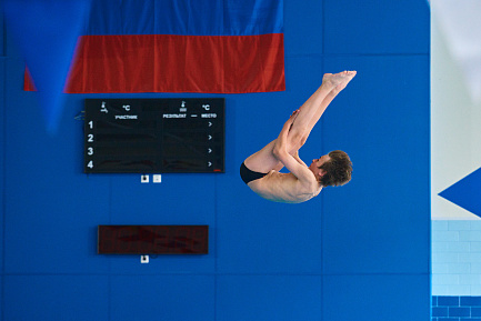 Спортивная группа по прыжкам в воду