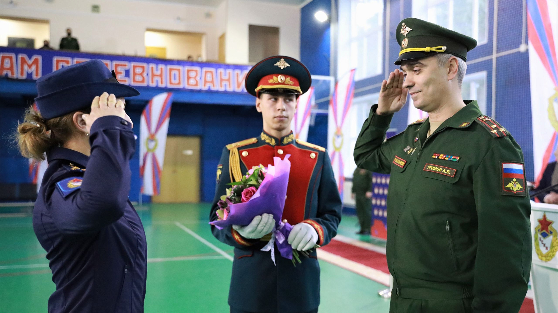 Спортсменам и тренерам ЦСКА вручили награды и очередные воинские звания