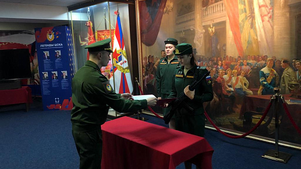 Сноубордистка София Надыршина и скалолазка Виктория Мешкова приняли военную присягу