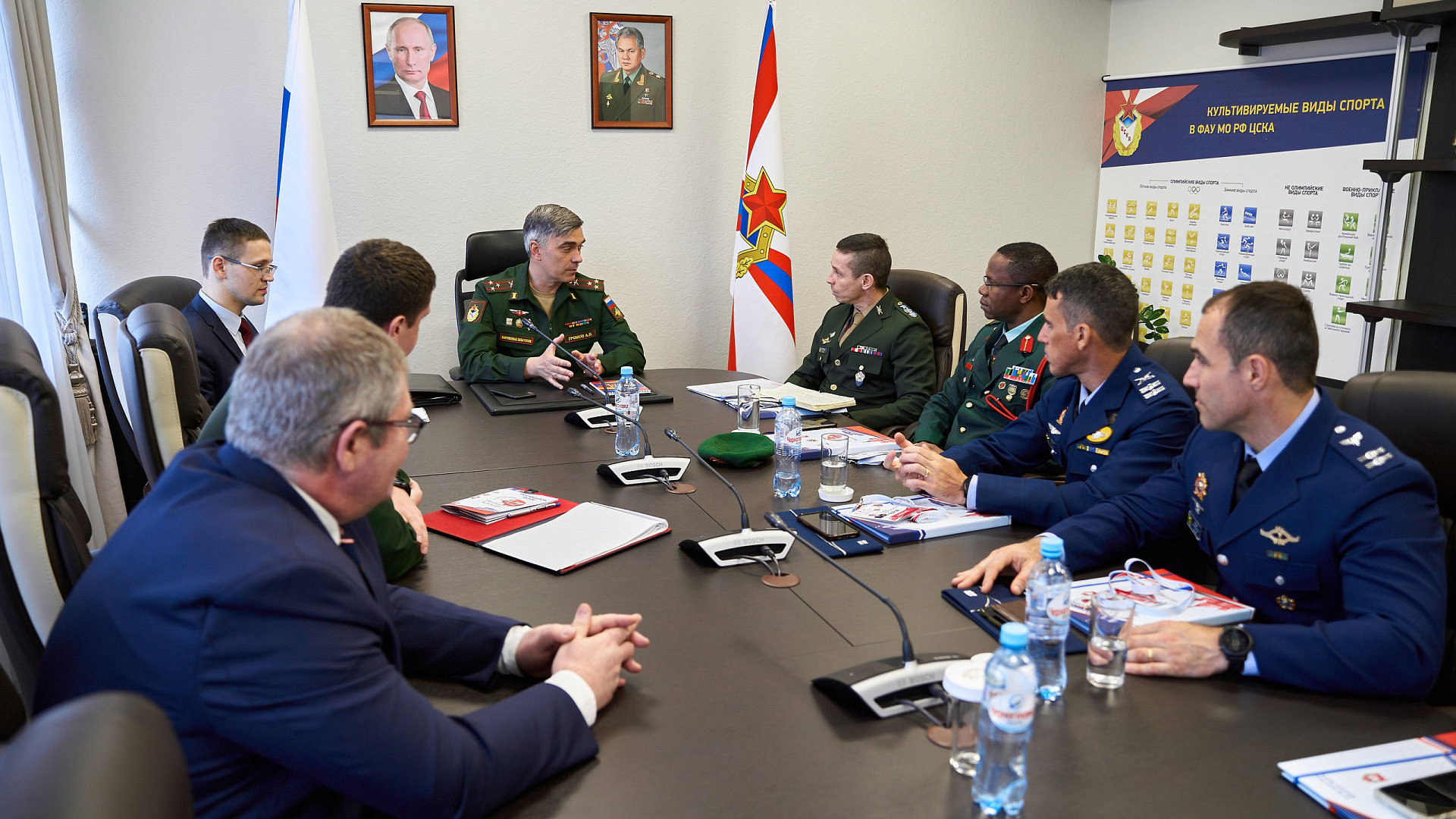 Начальник ЦСКА полковник Артем Громов провел совещание с представителями генерального секретариата Международного совета военного спорта (CISM)