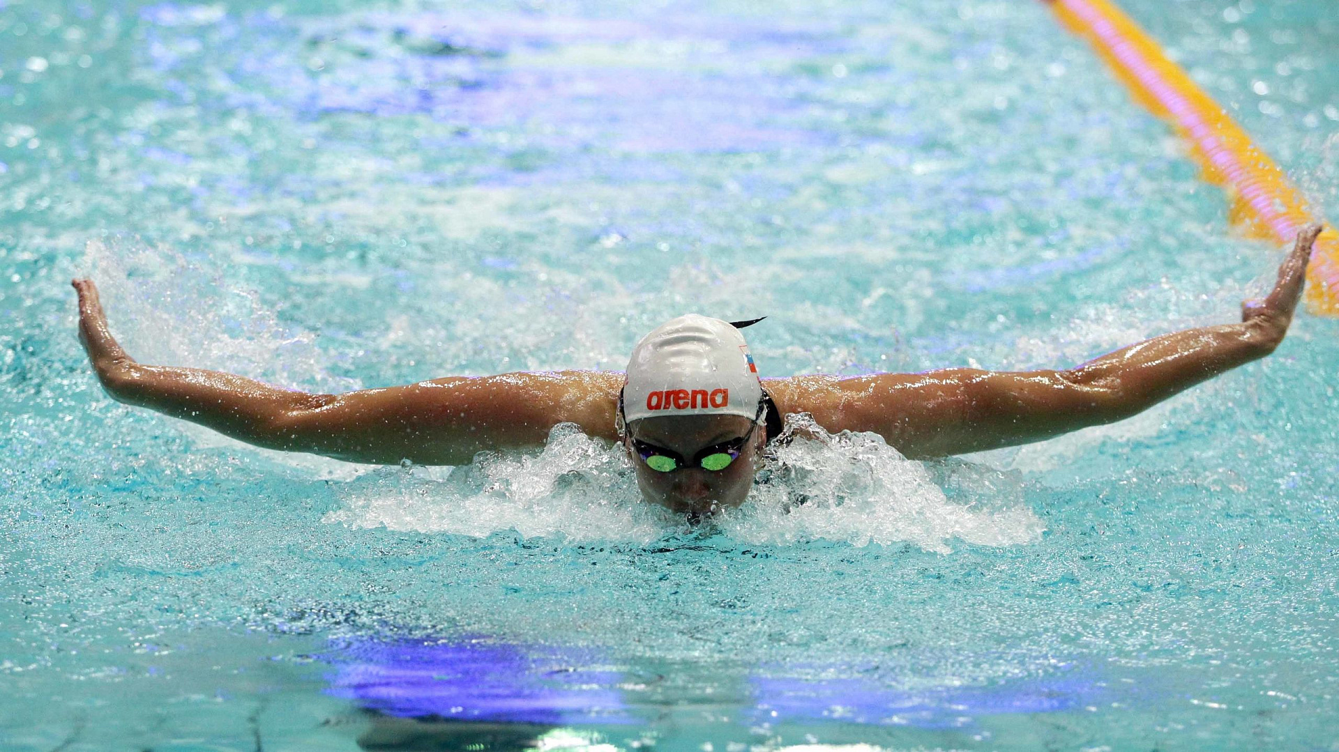 Спортсменки ЦСКА Анастасия Фесикова и Елизавета Горшкова выиграли "золото" чемпионата России по плаванию